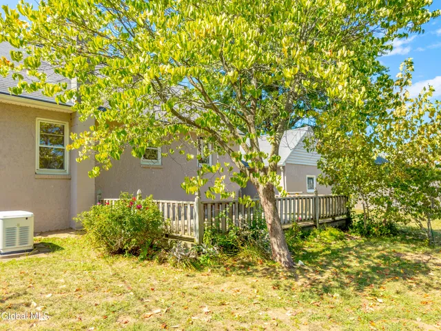 $339,900 | 13 Swayze Drive, Colonie, NY 12110