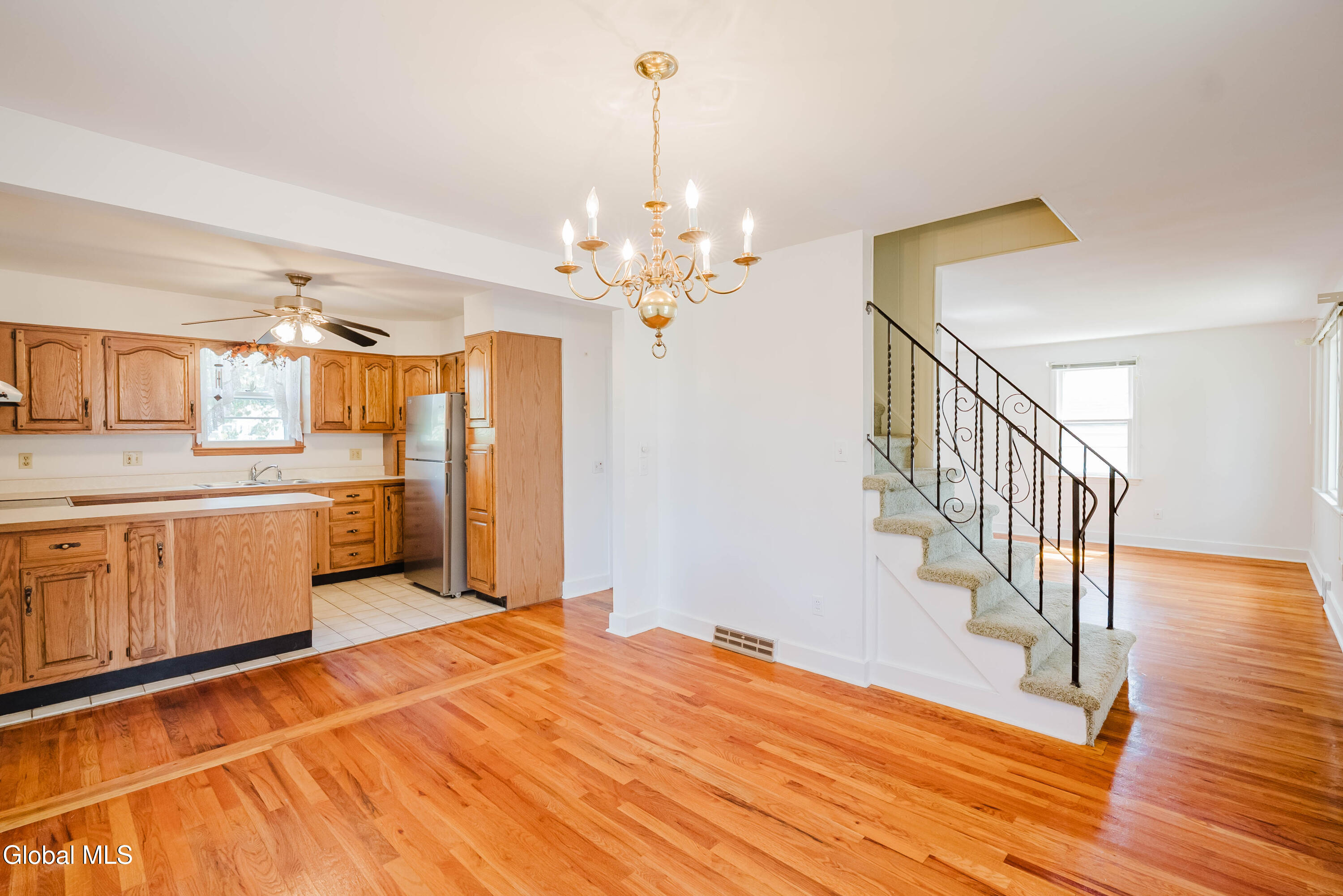 13 Swayze Drive Colonie, NY 12110 - Photo 8 of 35 10