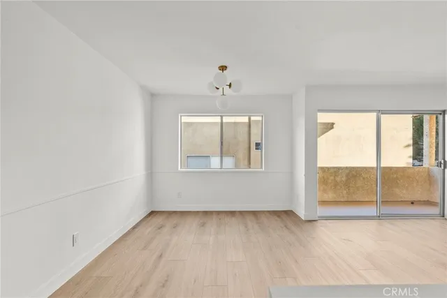 $350,000 | 5328 Newcastle Avenue, Unit 18, Encino, CA 91316