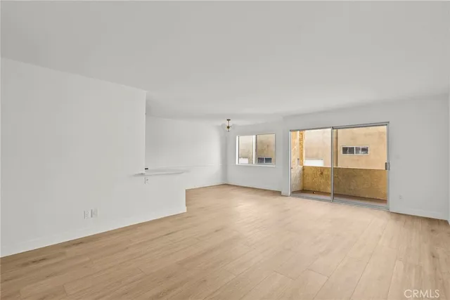 $350,000 | 5328 Newcastle Avenue, Unit 18, Encino, CA 91316