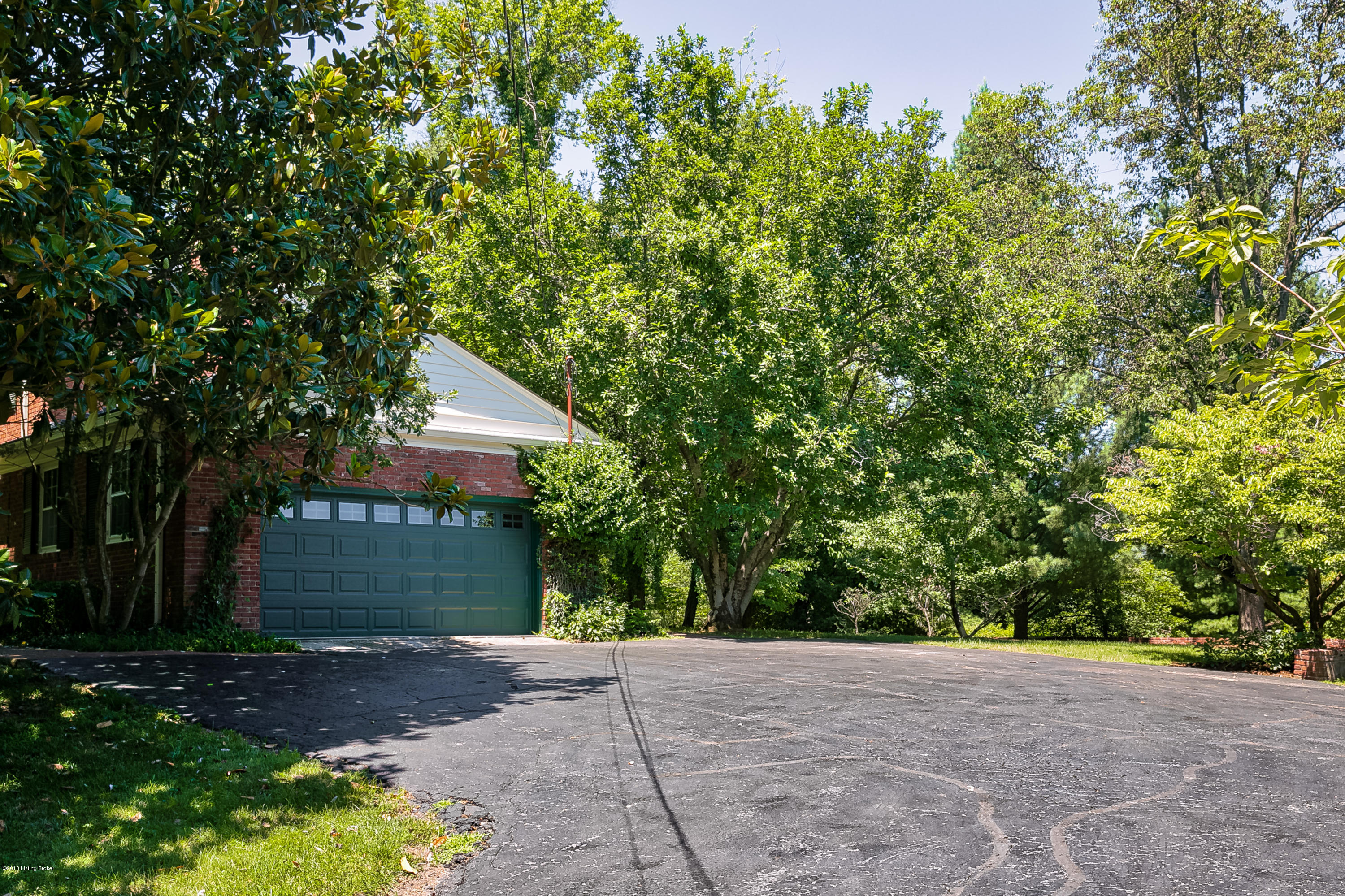 200 Westwind Road Louisville, KY 40207 - Photo 14 of 45 TF - JS - Westwind (14 of 45)