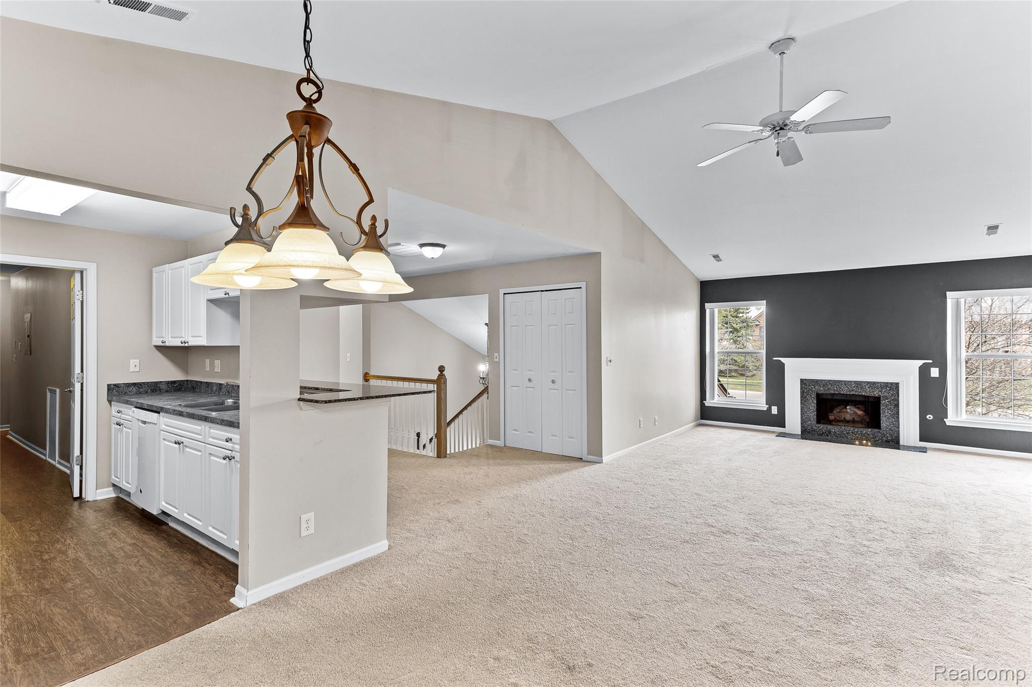 3553 Oakmonte Boulevard Rochester, MI 48306 - Photo 5 of 42 IMG_2214.jpg