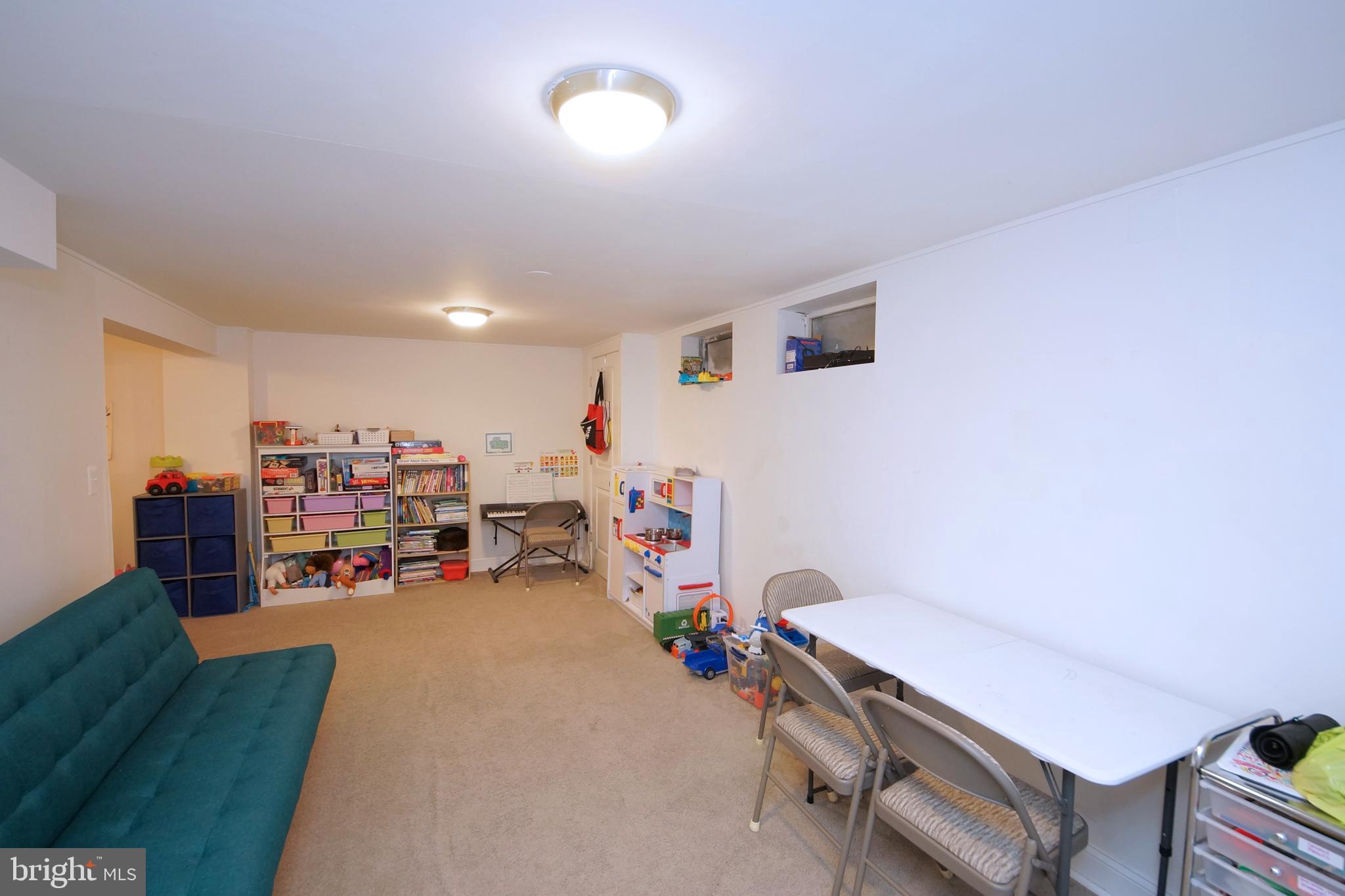 827 Jamestown Road East Windsor, NJ 08520 - Photo 31 of 43 Gallery Image 31