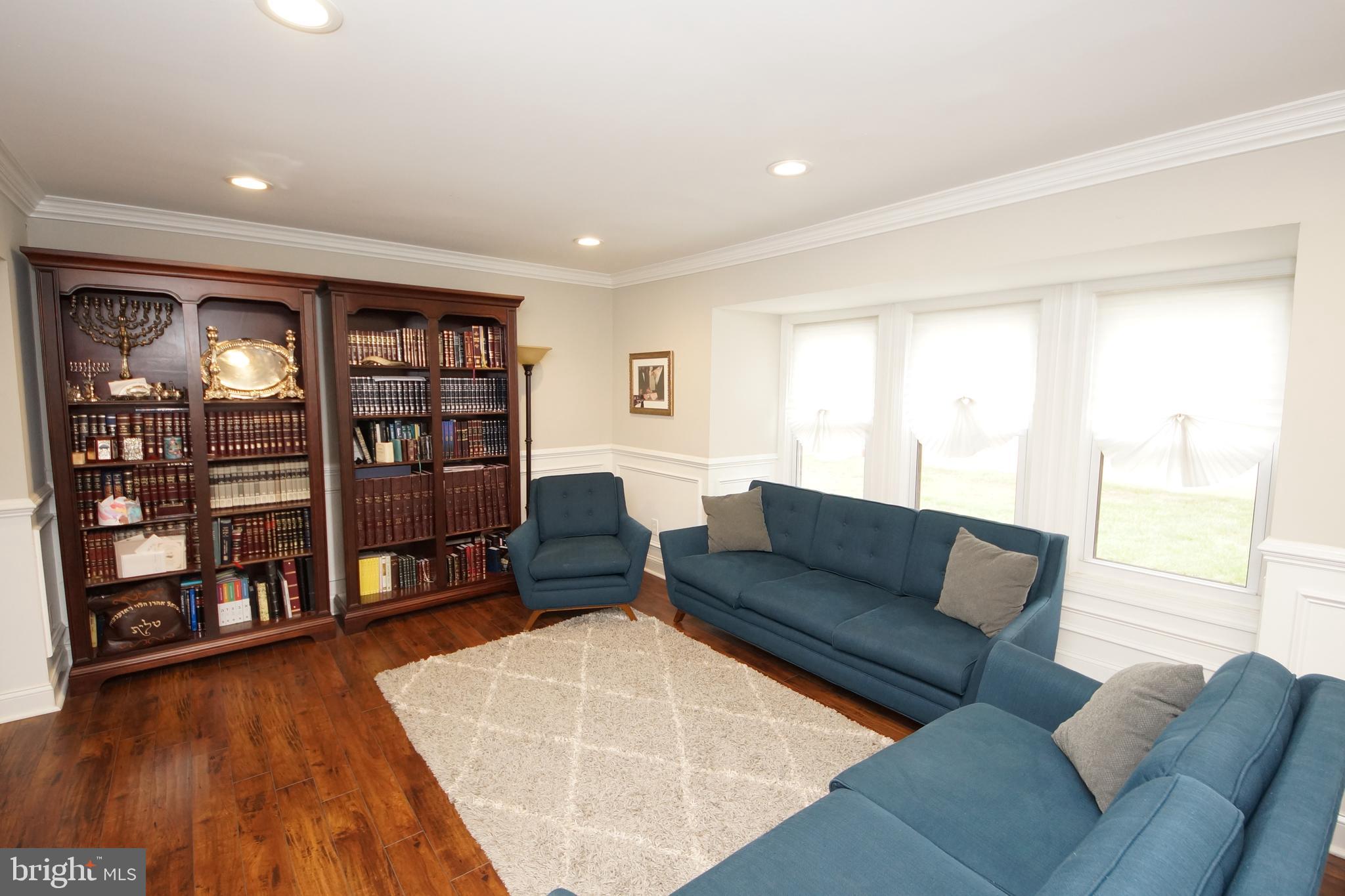 827 Jamestown Road East Windsor, NJ 08520 - Photo 5 of 43 Gallery Image 5