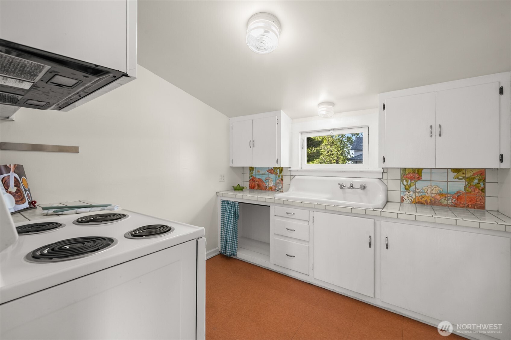 233 West 3rd Street Port Angeles, WA 98362 - Photo 13 of 35