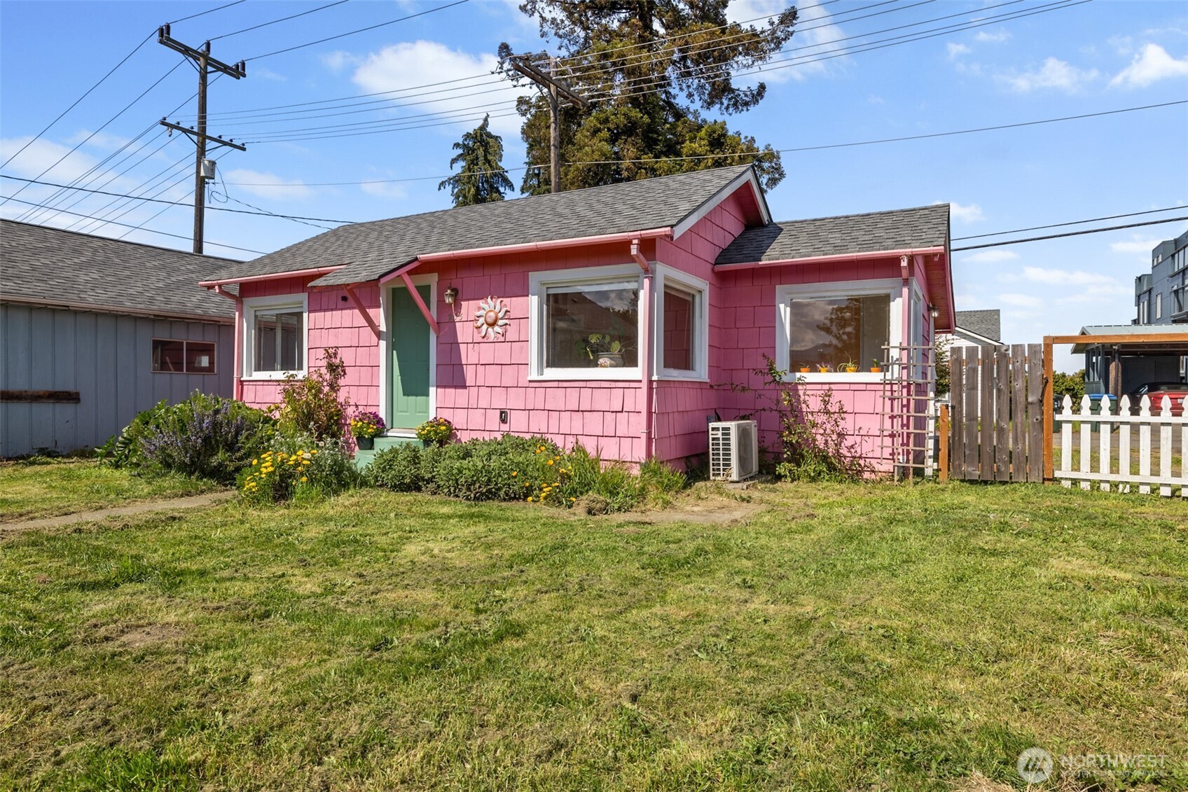 233 West 3rd Street Port Angeles, WA 98362 - Photo 3 of 35