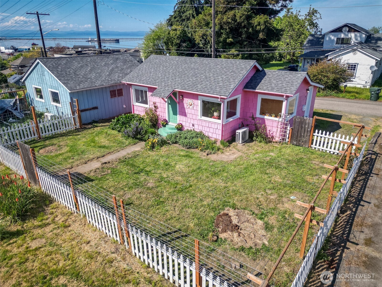 233 West 3rd Street Port Angeles, WA 98362 - Photo 4 of 35