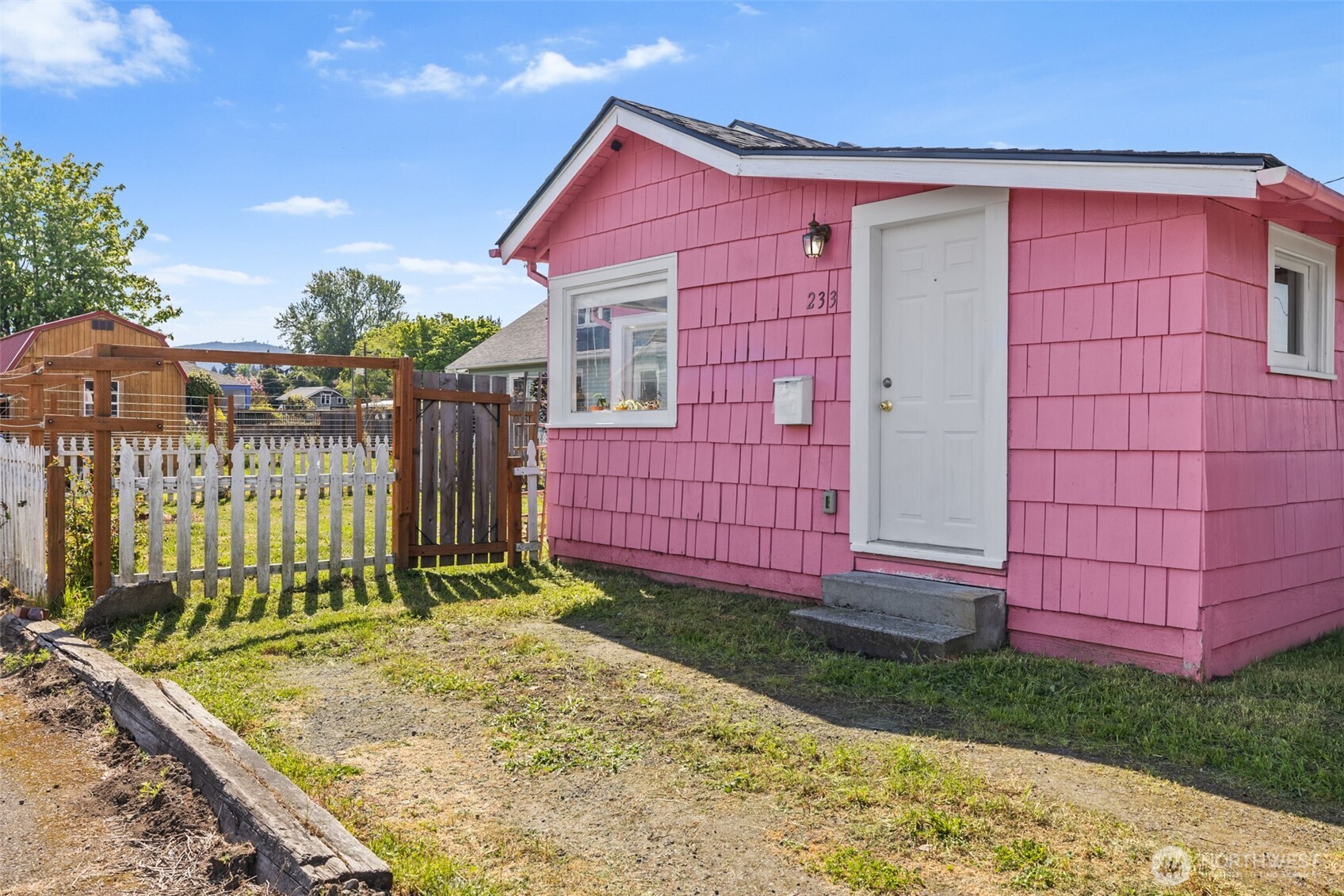 233 West 3rd Street Port Angeles, WA 98362 - Photo 6 of 35