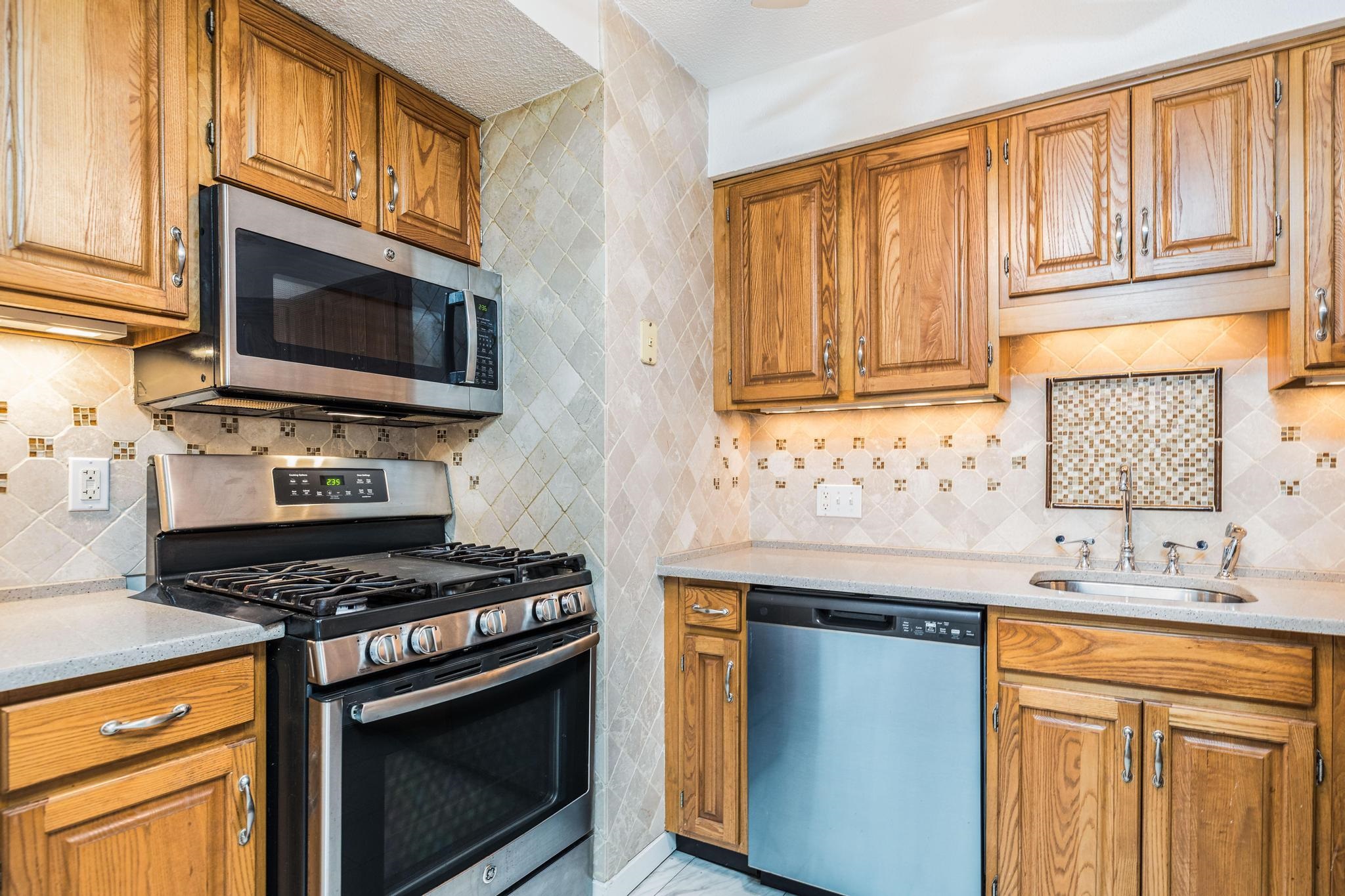 703 Spring Brook Circle Portsmouth, NH 03801 - Photo 7 of 31