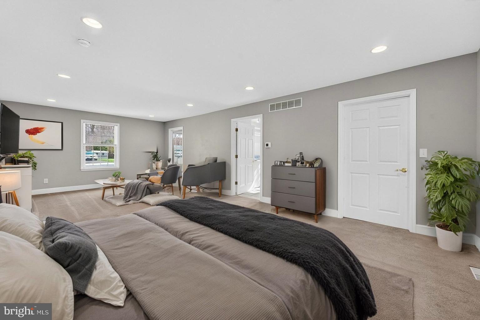 1 John Court Hamilton, NJ 08620 - Photo 26 of 33
