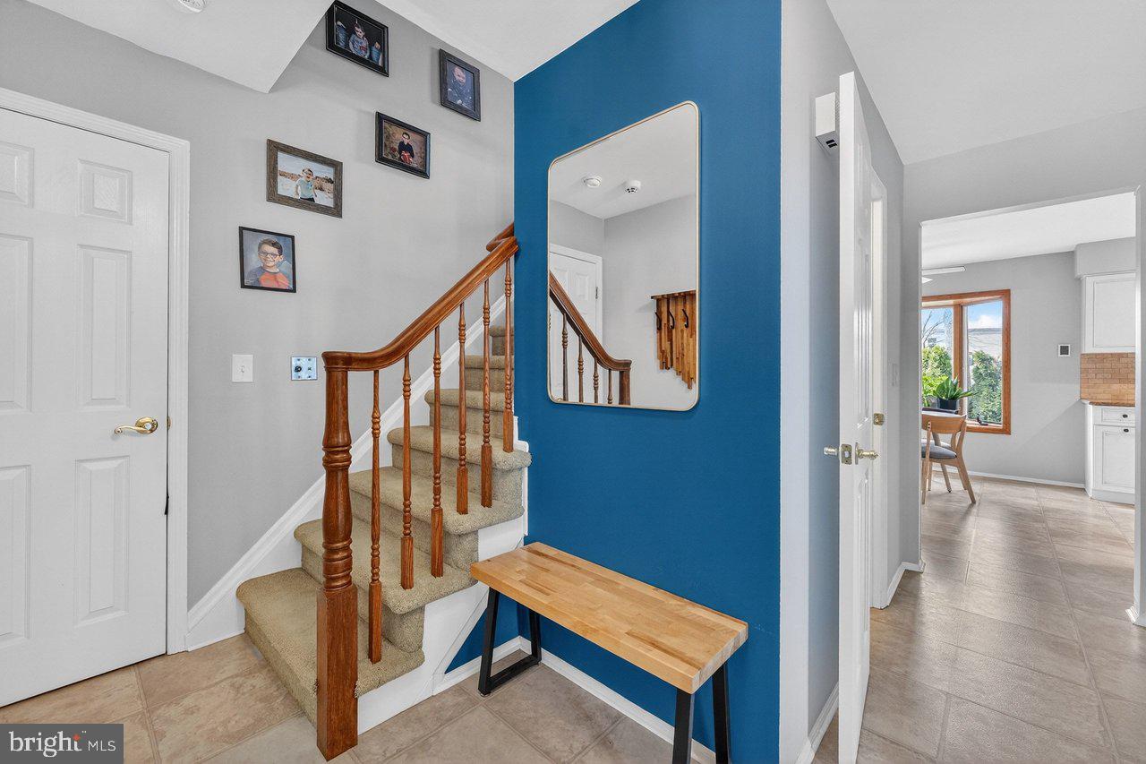 1 John Court Hamilton, NJ 08620 - Photo 4 of 33