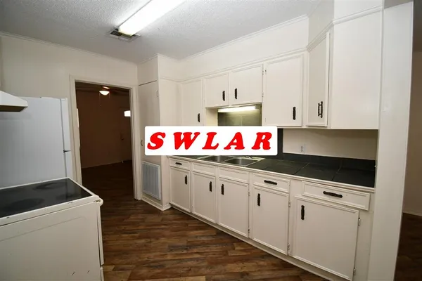 $995 | 2410 Stanton Street, Lake Charles, LA 70601