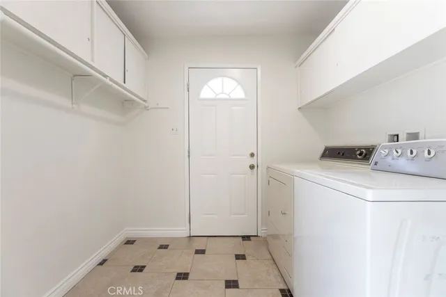 a view of utility room