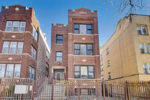 $2,500 | 4331 North Sacramento Avenue, Unit 2, Chicago, IL 60618