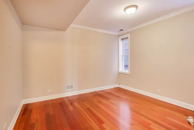 $2,500 | 4331 North Sacramento Avenue, Unit 2, Chicago, IL 60618