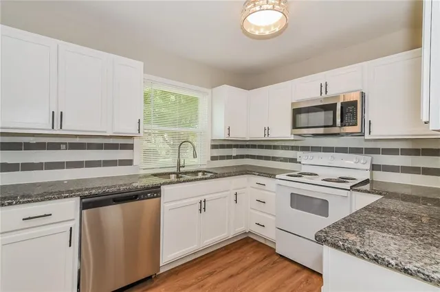 $1,840 | 12804 East Bowen Street, Independence, MO 64055