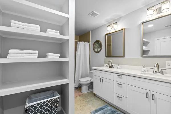 $2,100 | 412 Waco Avenue, League City, TX 77573