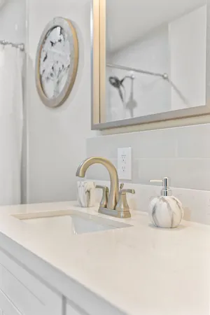 $2,100 | 412 Waco Avenue, League City, TX 77573