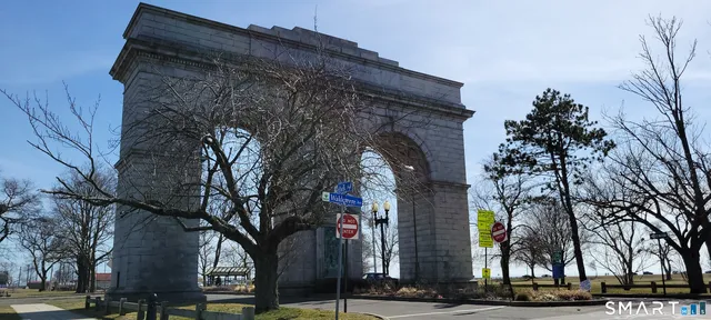 $245,000 | 50 Greenhouse Road, Unit 65D, Bridgeport, CT 06606