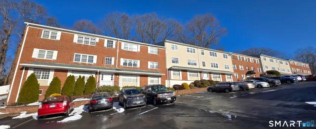 $245,000 | 50 Greenhouse Road, Unit 65D, Bridgeport, CT 06606