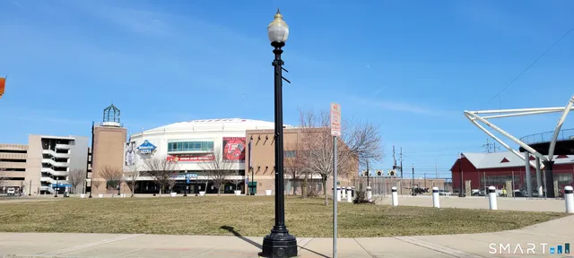 $245,000 | 50 Greenhouse Road, Unit 65D, Bridgeport, CT 06606