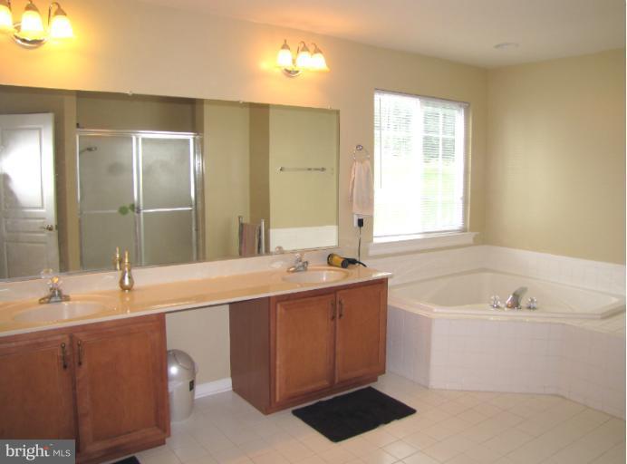 6208 Winters Ridge Hanover, MD 21076 - Photo 18 of 30 Bath (Master)