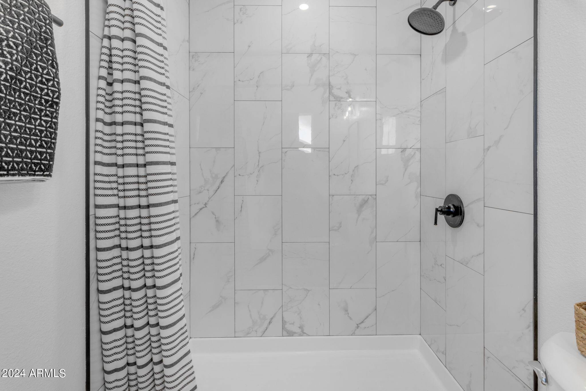 2012 West Vineyard Road Tempe, AZ 85282 - Photo 20 of 30 20-web-or-mls-20_088_a4m_breal_vin