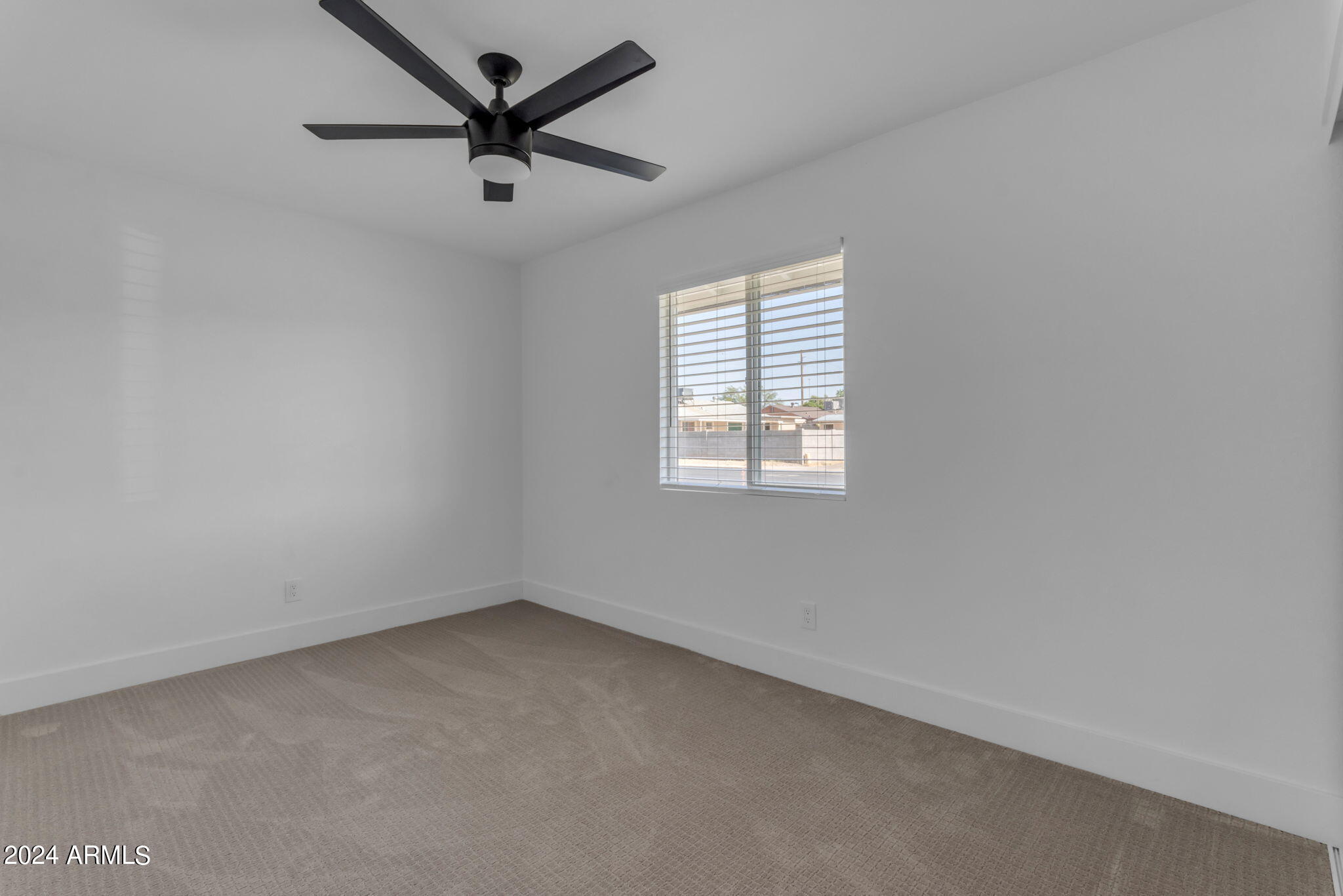 2012 West Vineyard Road Tempe, AZ 85282 - Photo 21 of 30 21-web-or-mls-21_055_a4m_breal_vin