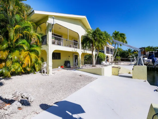 a view of a large building
