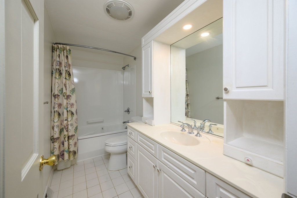 90 Holly Road Marshfield, MA 02050 - Photo 12 of 34 Gallery Image 12