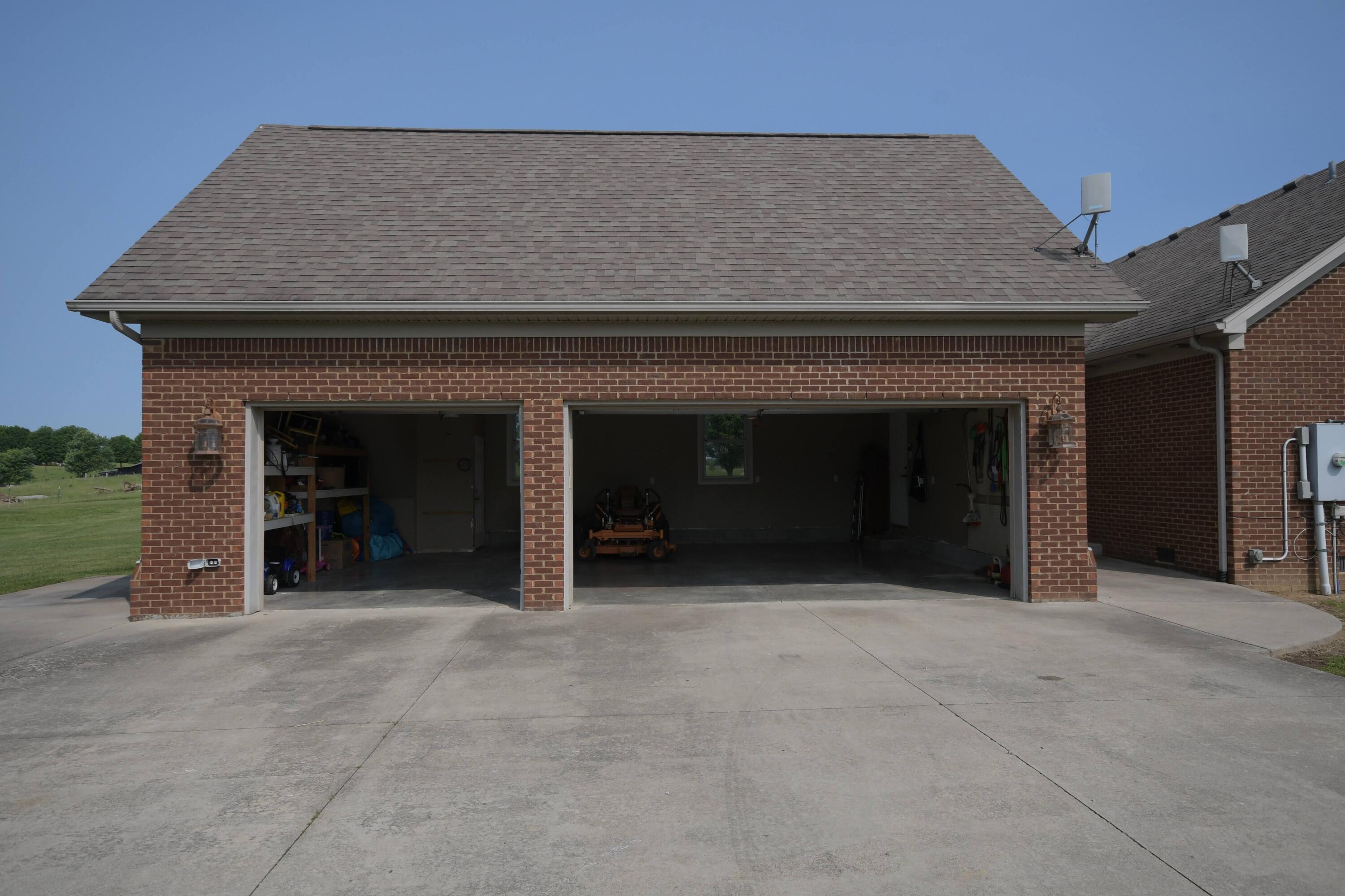 7625 Irvine Road Winchester, KY 40391 - Photo 14 of 78 garage