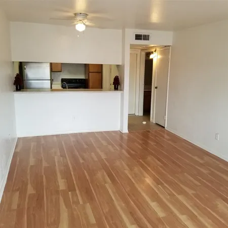 $820 | 3015 Walnut Bend Lane, Unit 33, Houston, TX 77042