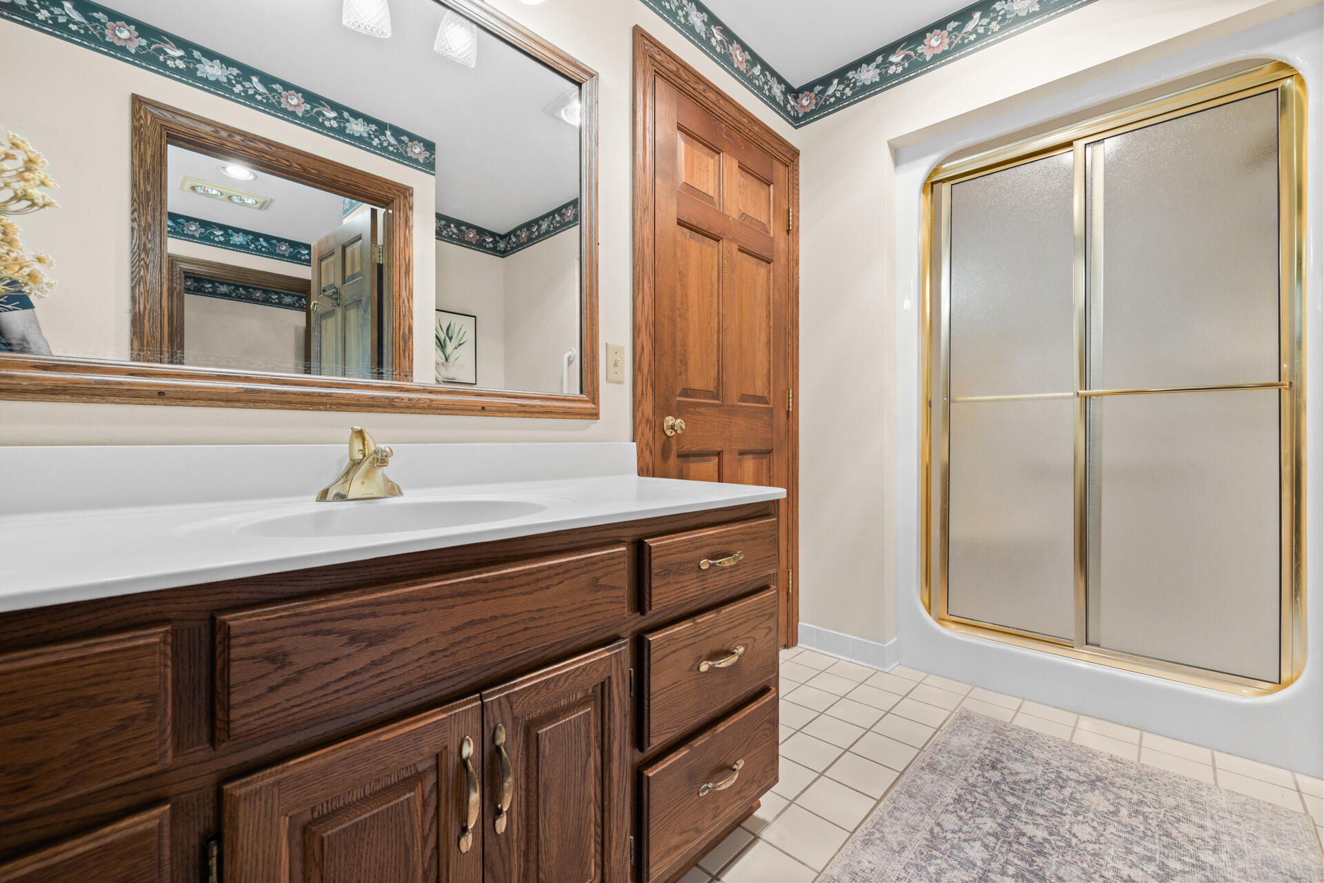 1041 Horns Corners Road Cedarburg, WI 53012 - Photo 48 of 53 Lower full bathroom