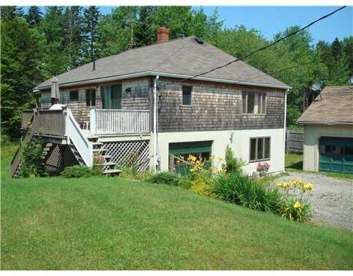 188 Main Road Islesboro, ME 04848 - Photo 1 of 16 Exterior Front.