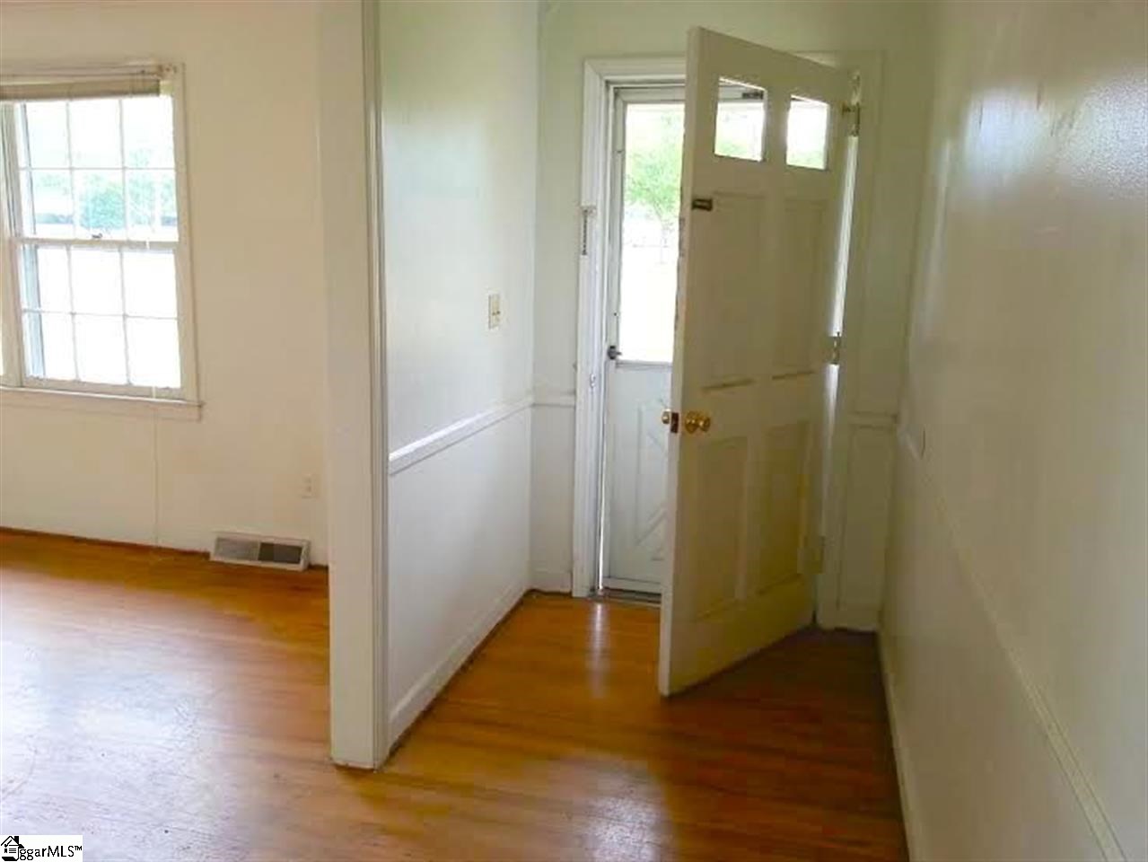 2 Edwards Road Greenville, SC 29607 - Photo 3 of 35 Gallery Image 3