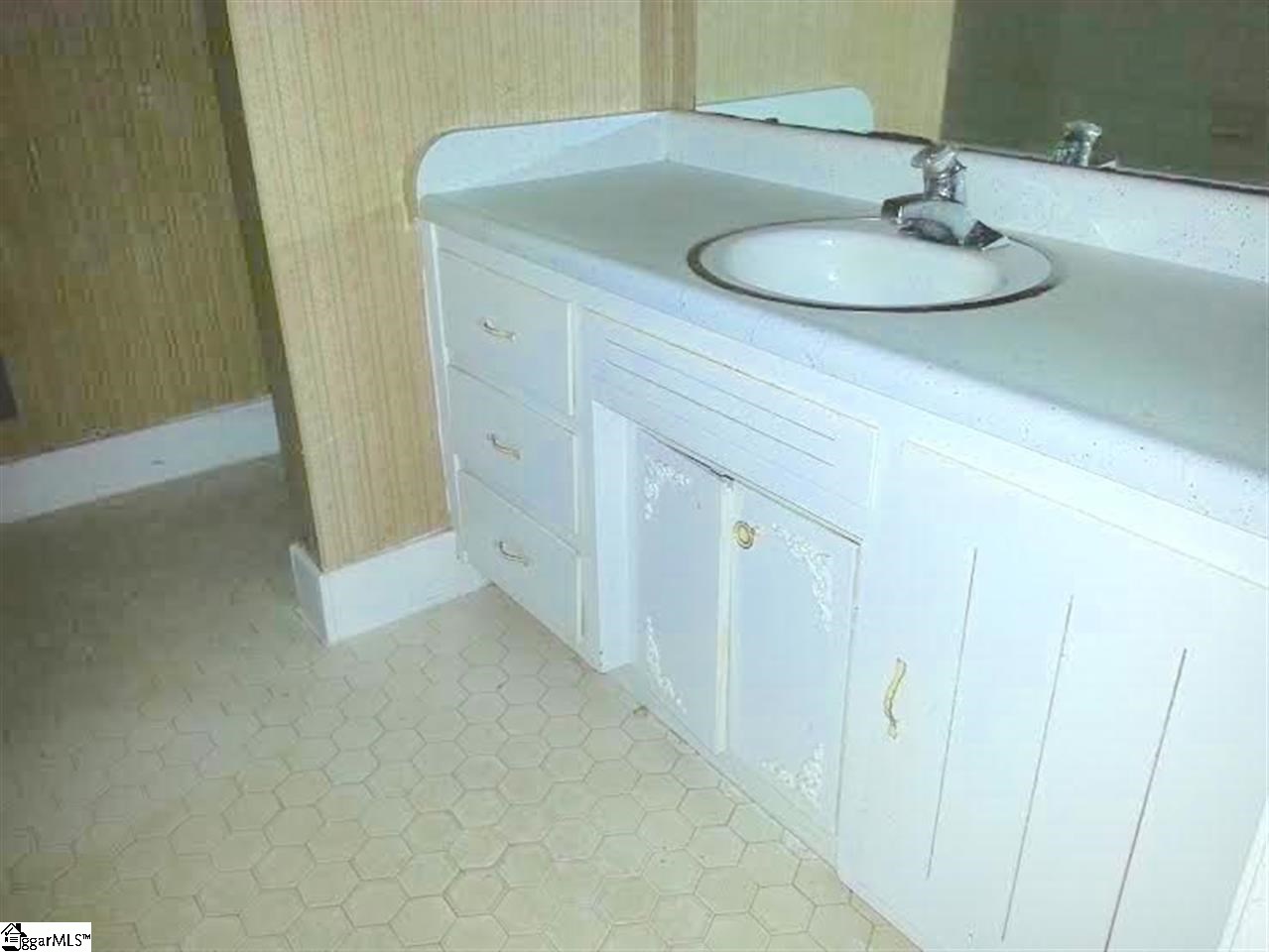2 Edwards Road Greenville, SC 29607 - Photo 26 of 35 Gallery Image 26