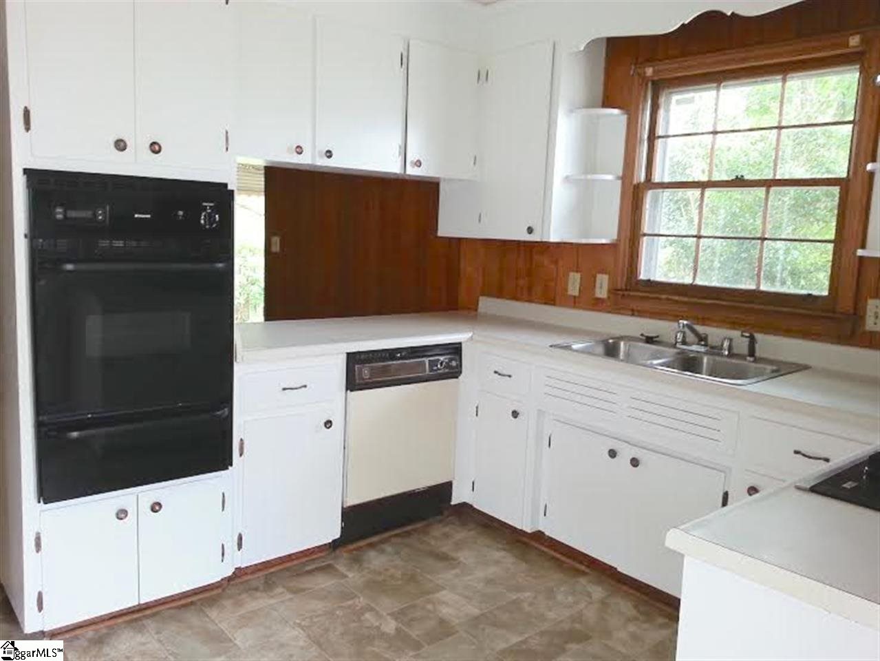 2 Edwards Road Greenville, SC 29607 - Photo 9 of 35 Gallery Image 9