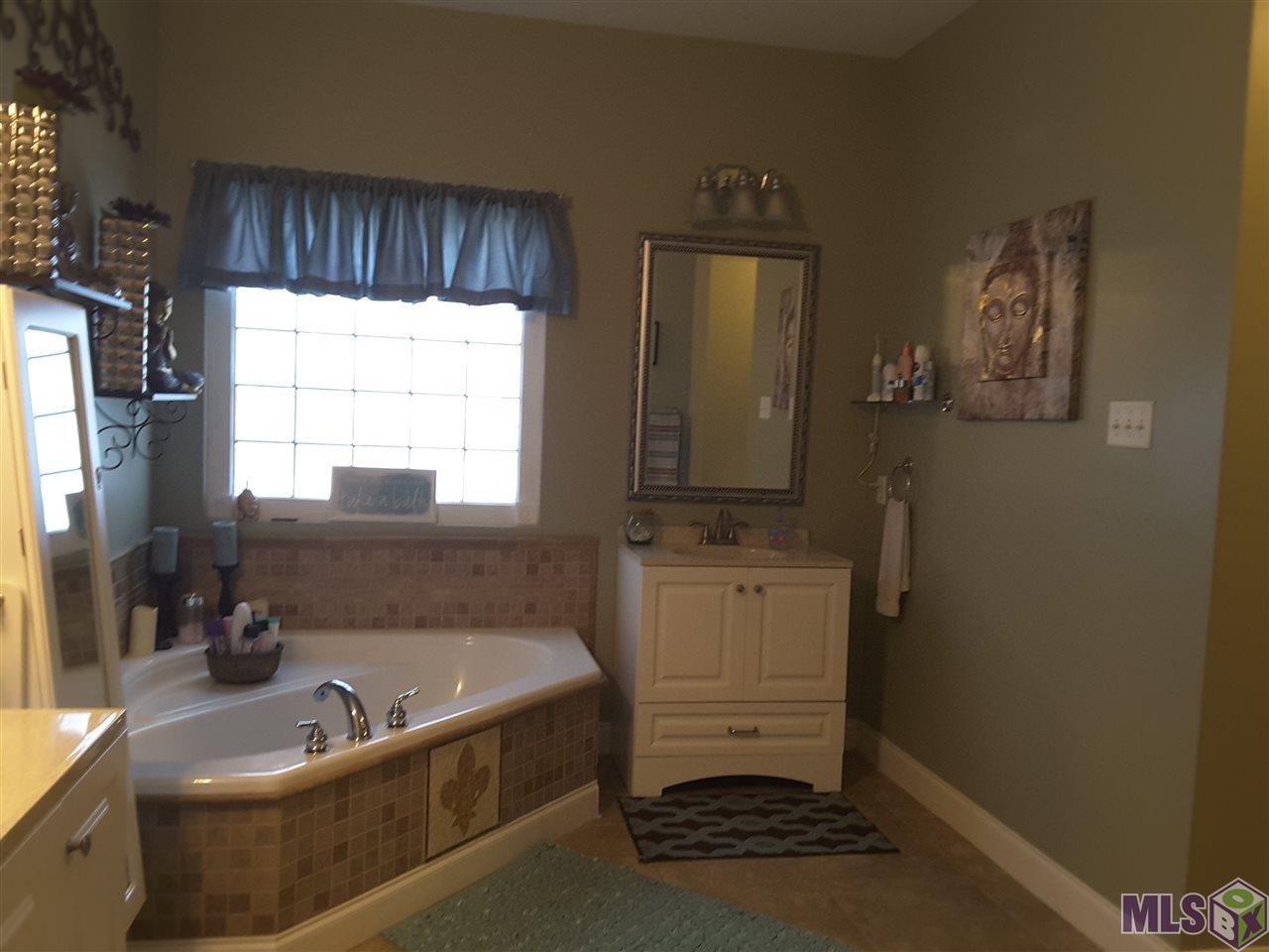 16194 Jay Road Prairieville, LA 70769 - Photo 13 of 17 Gallery Image 13