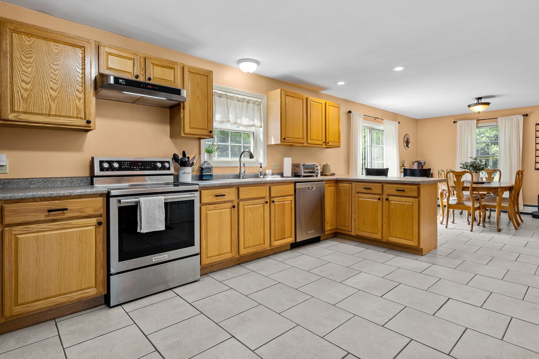 119 Lesnyk Road Goffstown, NH 03045 - Photo 3 of 31