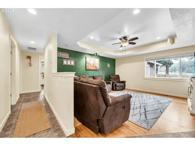 $650,000 | 40593 Little Fall Creek Road, Fall Creek, OR 97438