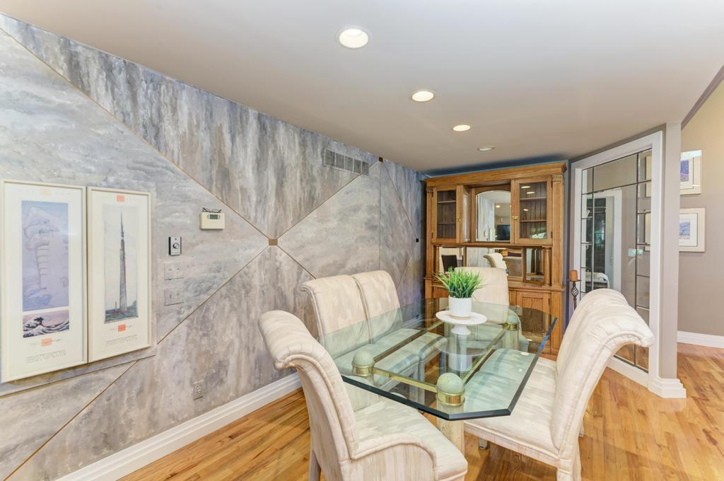 3205 West Southmor Road Morris, IL 60450 - Photo 27 of 74 a living room with furniture and a table