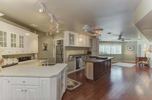 $788,000 | 3205 West Southmor Road, Morris, IL 60450