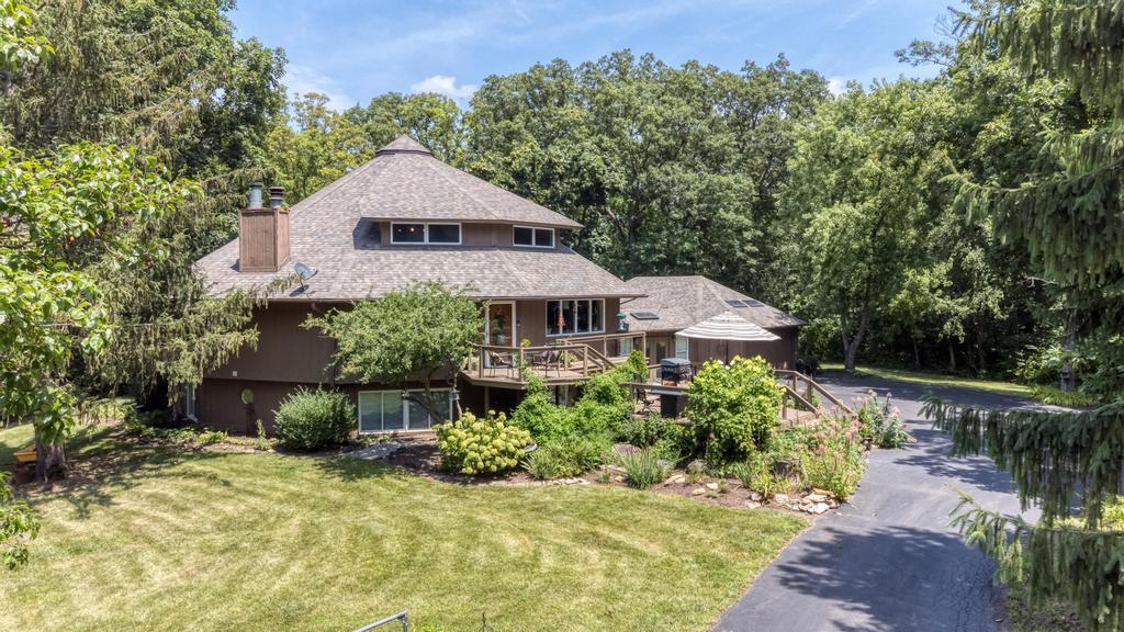 3205 West Southmor Road Morris, IL 60450 - Photo 6 of 74 a front view of a house with a yard