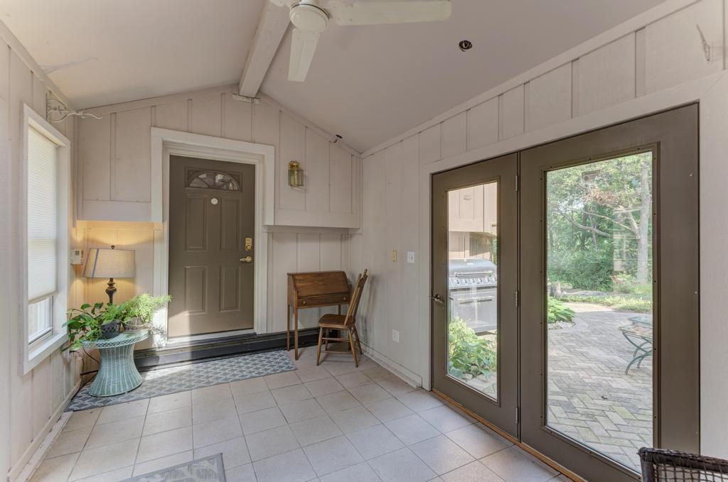 3205 West Southmor Road Morris, IL 60450 - Photo 61 of 74 a view of a livingroom with furniture and front door