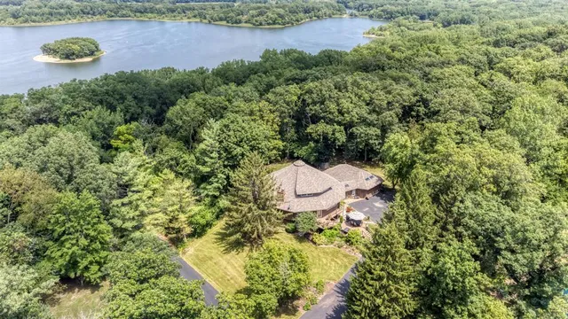 $788,000 | 3205 West Southmor Road, Morris, IL 60450