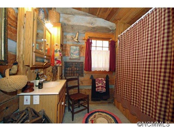 421 Norman Road Clyde, NC 28721 - Photo 15 of 24