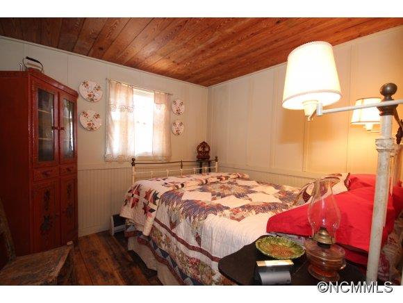 421 Norman Road Clyde, NC 28721 - Photo 16 of 24