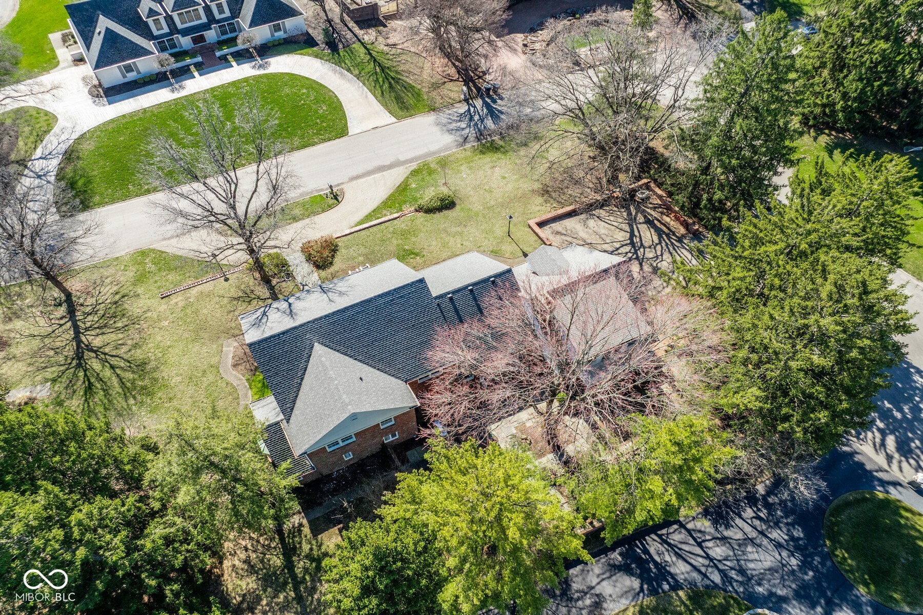 514 Round Hill Road Indianapolis, IN 46260 - Photo 13 of 16 Gallery Image 13