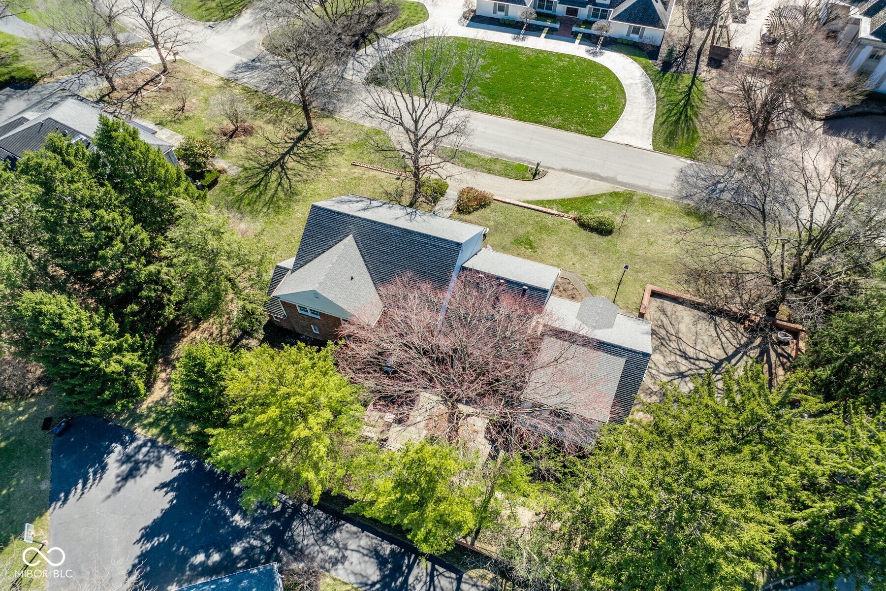 514 Round Hill Road Indianapolis, IN 46260 - Photo 15 of 16 Gallery Image 15