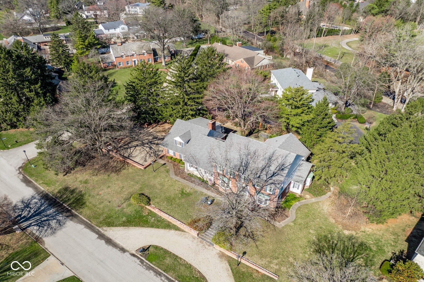 514 Round Hill Road Indianapolis, IN 46260 - Photo 10 of 16 Gallery Image 10
